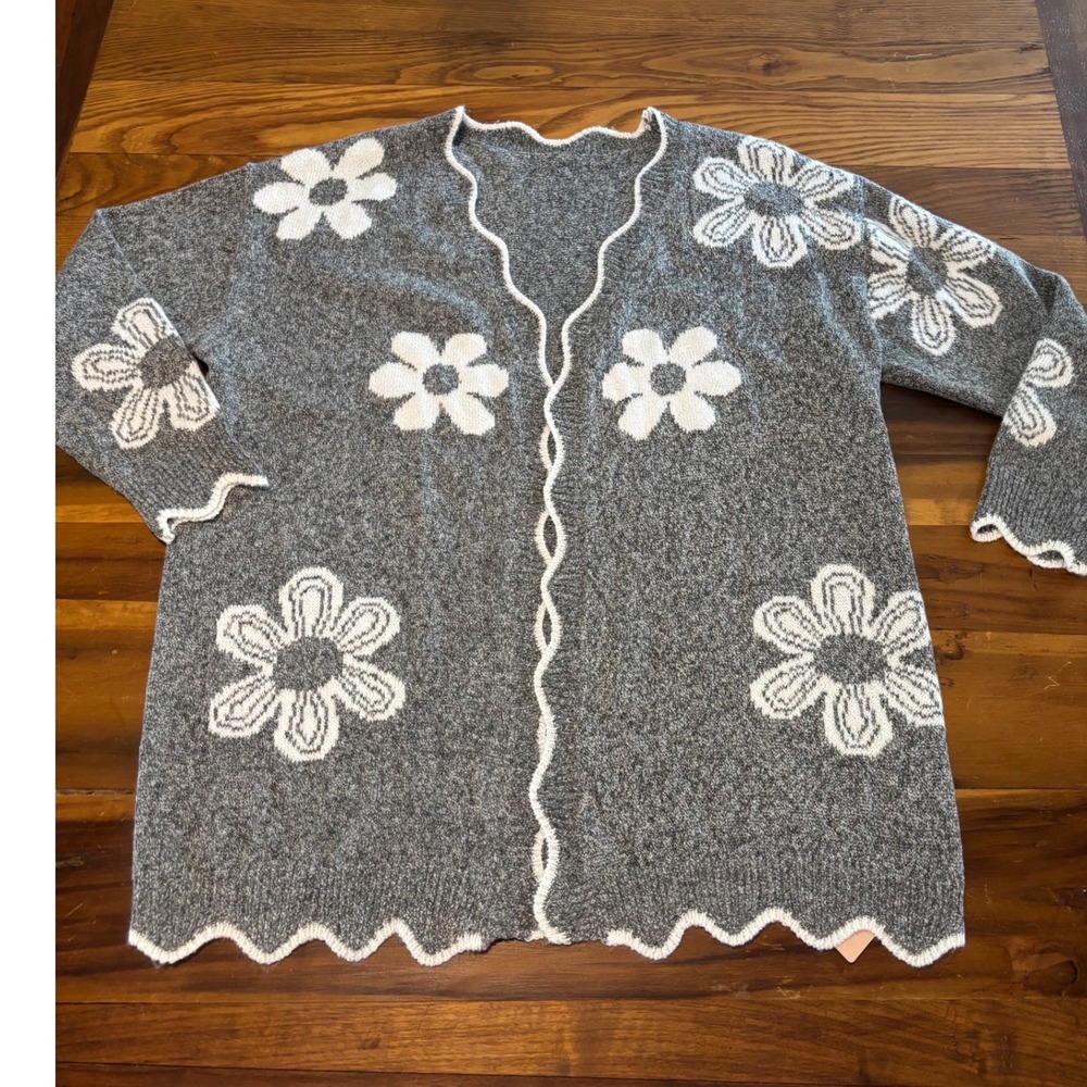 Bloomchic Gray Floral Scalloped Open Front Cardigan Sweater Womens Size 10 NEW